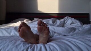 ¿Dormir con o sin calcetines?: beneficios y desventajas de ambas prácticas