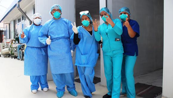 Médicos del Hospital del Cusco satisfechos con la recuperación de los pacientes con coronavirus. (Foto: Hospital Regional)
