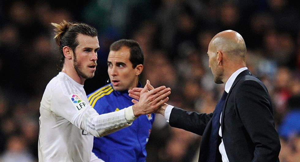 Gareth Bale y Zinedine Zidane celebran juntos el triunfazo del Real Madrid vs Deportivo La Coruña (Foto: Getty Images)