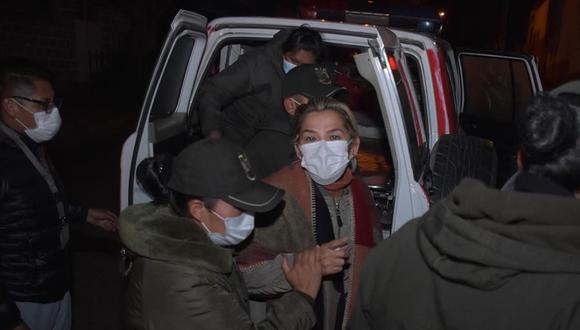 La ex presidenta interina de Bolivia Jeanine Áñez es trasladada a otra prisión en La Paz el 20 de marzo del 2021. (Foto: EFE/ Stringer).