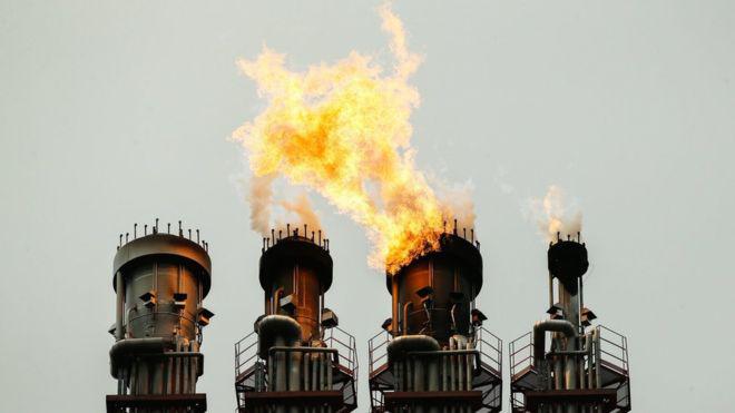 Las turbulencias políticas en Venezuela, Libia y Nigeria recortó la oferta disponible en los mercados internacionales este año.