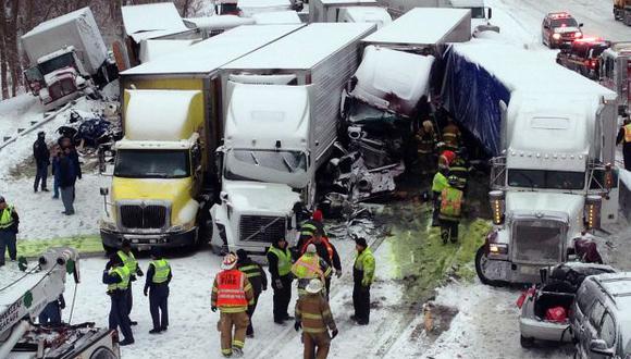 EE.UU.: Choque múltiple de camiones deja tres muertos