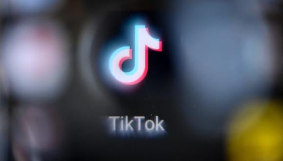 Conoce todo sobre el nuevo botón que está preparando TikTok. (Photo by Kirill KUDRYAVTSEV / AFP)