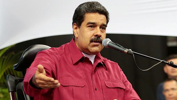 Nicolás Maduro dijo que los opositores que criticaron el domingo la votación de la Asamblea Nacional Constituyente de Venezuela "están para que les metan 30 años de cárcel". (Foto: Reuters)