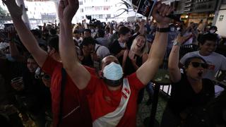 Perú vs Colombia: Hinchas festejan histórico triunfo de la selección peruana en la Calle de las Pizzas | FOTOS