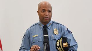 Jefe de policía dice que retener del cuello a George Floyd es una violación de uso de fuerza policial