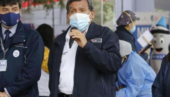 "El mensaje de estos funcionarios públicos a la población no es nada saludable", dijo Cevallos. (Foto: Violeta Ayasta / @photo.gec)