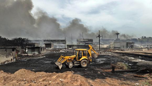 El incendio de Matanzas fue anunciado como "bajo control" el último viernes 12. (Foto: Ernesto Mastrascusa / EFE)
