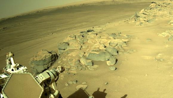 Esta imagen del folleto, cortesía de la NASA, muestra una imagen adquirida el 20 de agosto de 2021 (Sol 178) por el rover Mars Perseverance usando su cámara de navegación derecha (Navcam) a bordo. (Foto de Handout / varias fuentes / AFP)