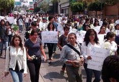 México: Marchan por asesinato de catedrático y esposa en Cuernavaca 