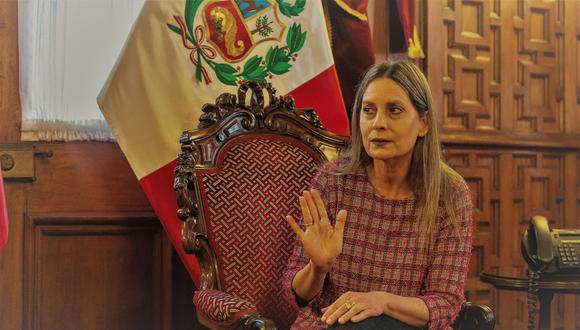 María del Carmen Alva impulsa el retorno al senado