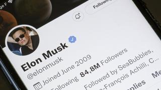 Elon Musk genera controversia por tuitear foto de soldado nazi