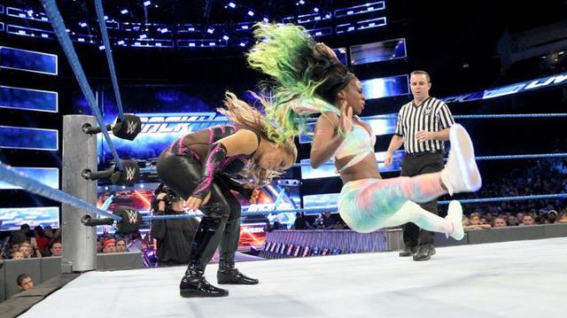 WWE: Nikki Bella fue atacada por Carmella en SmackDown Live - 11