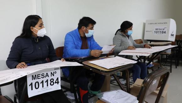 Las personas que cumplan su labor como miembros de mesa podrán acceder al pago de una compensación de S/120. (Foto: GEC)