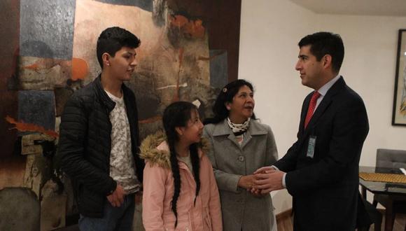Lilia Paredes, esposa de Pedro Castillo, y sus hijos llegaron asilados a México. (@mborregol).