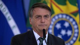 Bolsonaro critica bloqueo de Facebook y defiende cierre de algunos periódicos 