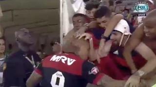 El cariño que recibió Paolo de hinchas del Flamengo [VIDEO]