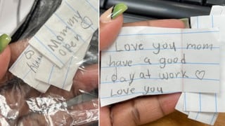 Decidió buscar un lápiz labial en su bolso y encontró unas emotivas notas escritas por su hija
