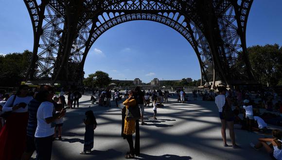 Empleados de la compañía SETE, que controla la Torre Eiffel, rechazan las nuevas medidas de ingreso al monumento. (Foto: AFP)