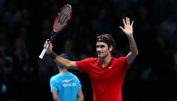Roger Federer venció a Raonic en su debut en Masters de Londres
