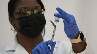 Nueva York investiga a centro médico por saltarse directrices de vacunación contra el coronavirus 