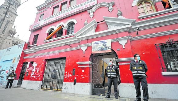 El 28 de agosto del 2021, el fiscal Rojas Gómez lideró el allanamiento al local de Perú Libre en Breña. Foto: Diana Marcelo/GEC