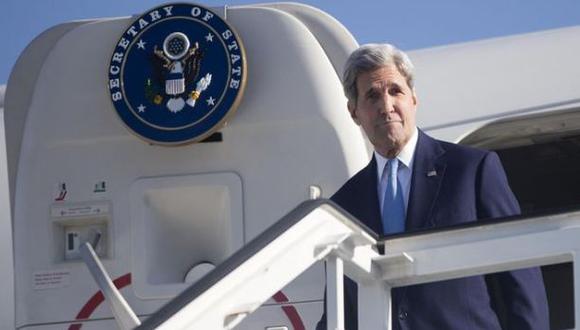 John Kerry rompe el récord histórico de millas recorridas