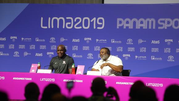 Carl Lewis (izquierda) y Leroy Burrell (derecha) se encuentran en nuestro país por las competencias de atletismo de Lima 2019 | Foto: Hugo Pérez/GEC