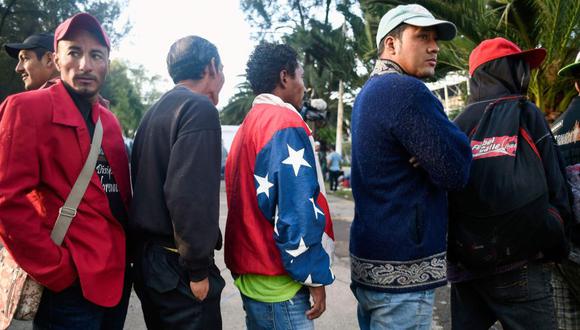 México: Casi 700 migrantes de la caravana se registran para pedir empleo. (AFP)