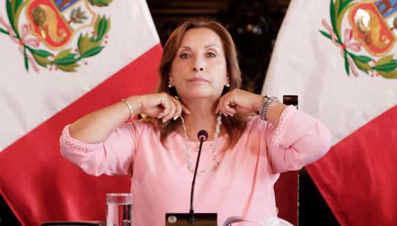 Dina Boluarte aseguró ante el Ministerio Público y luego ante la prensa que los Rolex que lució le fueron prestados por Wilfredo Oscorima