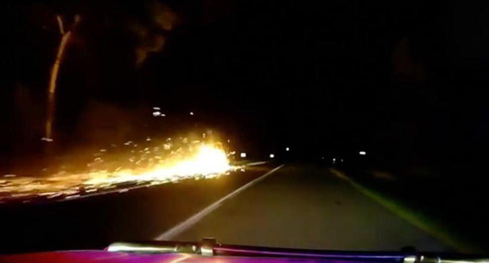 Un inquietante video de lo vivido por una patrulla nocturna de Policía en una autopista en la región de Queensland (Australia) ha sido publicado en la red. (Foto: captura de YouTube)