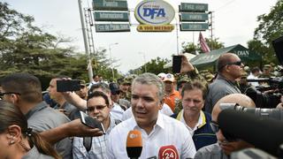 Duque visita puentes fronterizos para constatar la "barbarie" [FOTOS]