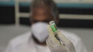 Al menos 2.500 personas estafadas en India con falsas vacunas contra el coronavirus