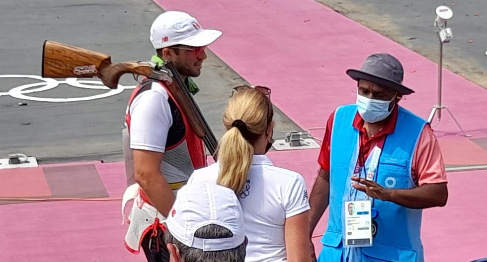 Nicolás y su entrenadora Jéssica Galdós, reclamando al árbitro que penalizó al peruano. (Foto: Christian Cruz, enviado especial de El Comercio)