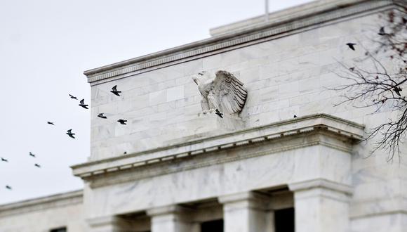 La Fed alertó que pese a la pausa está preparada para más subidas “si surgen riesgos” que impidan bajar la inflación al objetivo del 2 %.