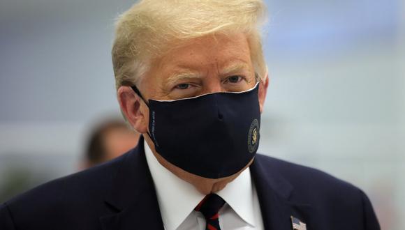 El presidente de Estados Unidos, Donald Trump, usa una mascarilla protectora contra el coronavirus durante un recorrido por el Centro de Innovación de Fujifilm Diosynth Biotechnologies en Morrisville, Carolina del Norte, el 27 de julio de 2020. (Foto de archivo: Reuters)