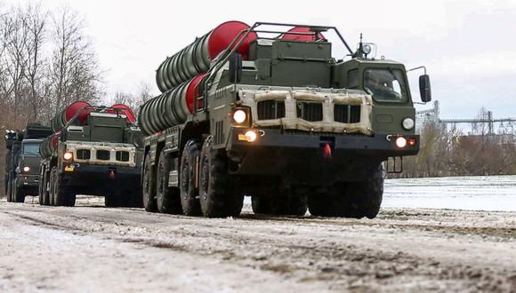 El sistema de defensa aérea S-400 durante los ejercicios conjuntos de las fuerzas armadas de Rusia y Bielorrusia cerca de Ucrania.  (AFP).