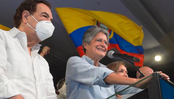 Guillermo Lasso celebra su victoria en las elecciones del 11 de abril en Ecuador. (Foto de Fernando Méndez / AFP).