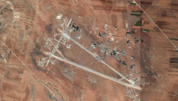 La base a&eacute;rea siria se encuentra ubicado al oeste de Siria, a unos 40 kil&oacute;metros de la ciudad de Homs y cerca de la frontera con L&iacute;bano. (Foto: Google Maps)