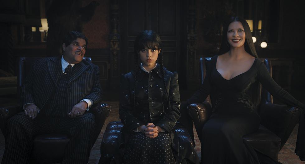 Netflix reveló la fecha de estreno de "Merlina", la nueva versión del popular personaje de "La Familia Addams", interpretado esta vez por Luis Guzmán, Jenna Ortega y  Catherine Zeta-Jones. La serie llega al streaming el 23 de noviembre.
