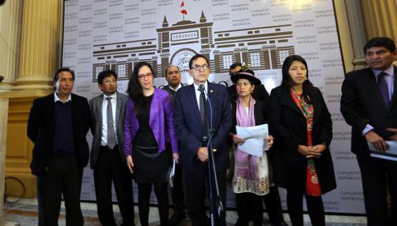 La bancada de Nuevo Perú señaló que seguirá luchando por los derechos de las mujeres. (Foto: Congreso)