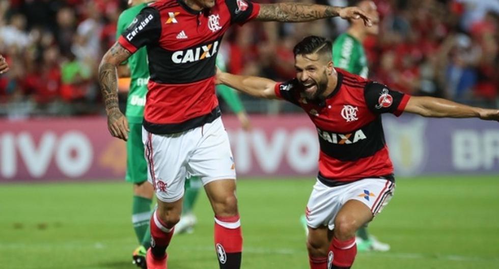 Paolo Guerrero la rompió este miércoles en la victoria del Flamengo sobre Chapecoense por 5-1. (Video: YouTube | Foto: Flamengo)