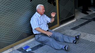 El desgarrador llanto de un jubilado que conmueve a Grecia