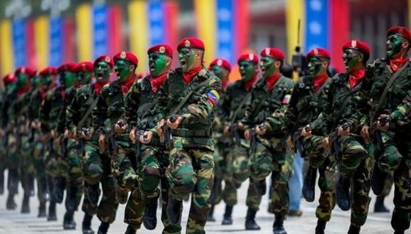 “La estrategia de presionar al régimen chavista y persuadir a las Fuerzas Armadas venezolanas a cambiar de bando es la correcta”. (Foto: Reuters)