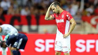 Cesc Fábregas fue suspendido tres partidos por su expulsión en Francia [VIDEO]