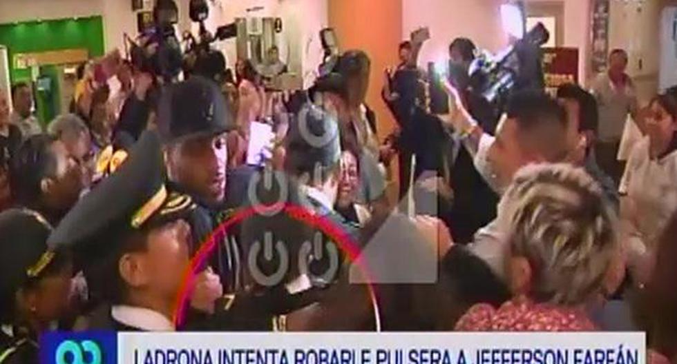 Mujer intentó robar pulsera a Jefferson Farfán en aeropuerto Jorge Chávez. (Latina)