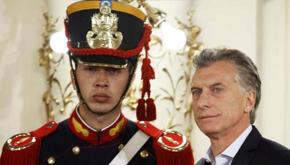 Macri quiere redefinir el papel de los militares, menguado por décadas tras el régimen que cayó en 1983. (AFP)