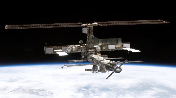 La estación espacial esquiva la basura espacial