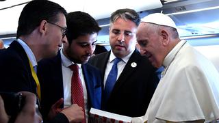 El Papa dice que críticas de medios católicos conservadores de EE.UU. son un "honor"