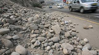 Tras caída de rocas por sismo: se recomienda no transitar por la Costa Verde